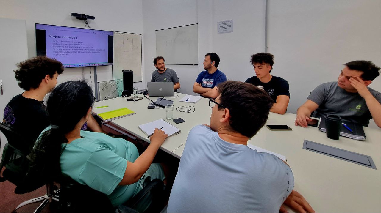 Palta Tech team meeting in collaboration room